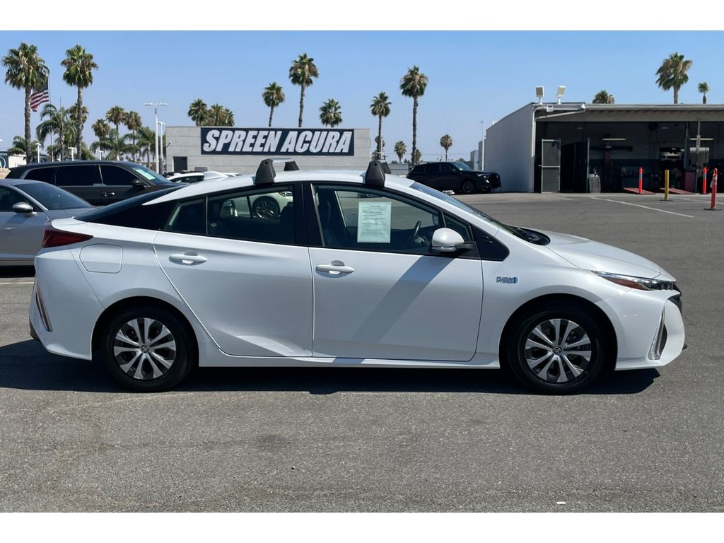 2022 Toyota Prius Prime XLE photo 6