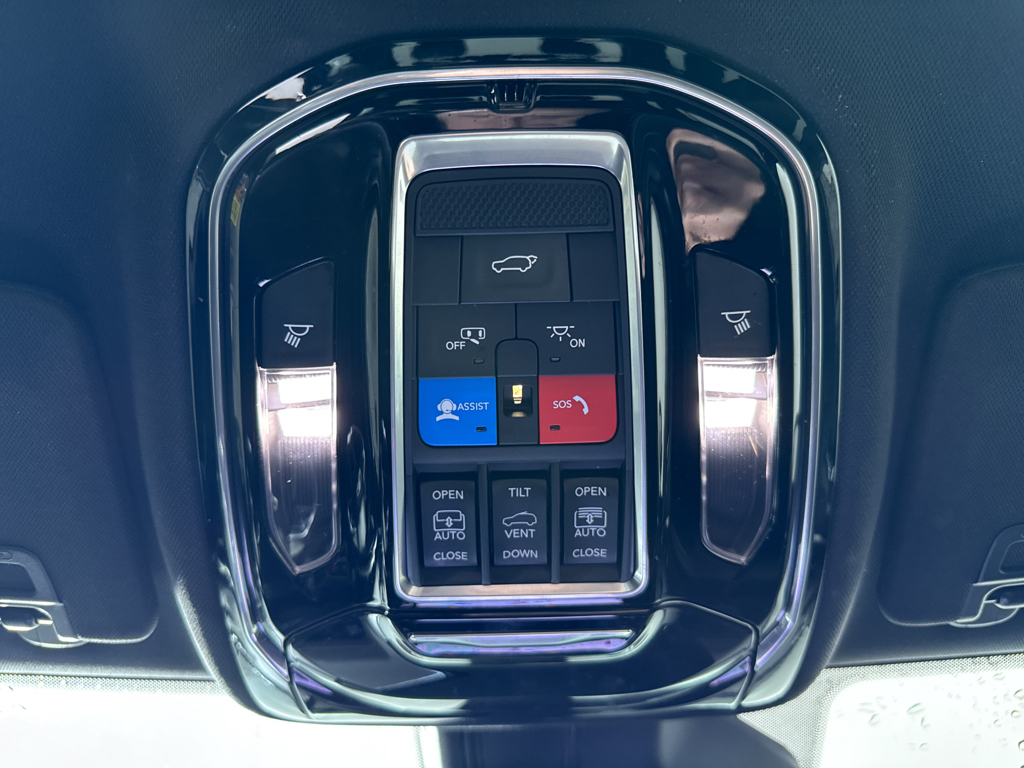 2021 Jeep Grand Cherokee Overland photo 28