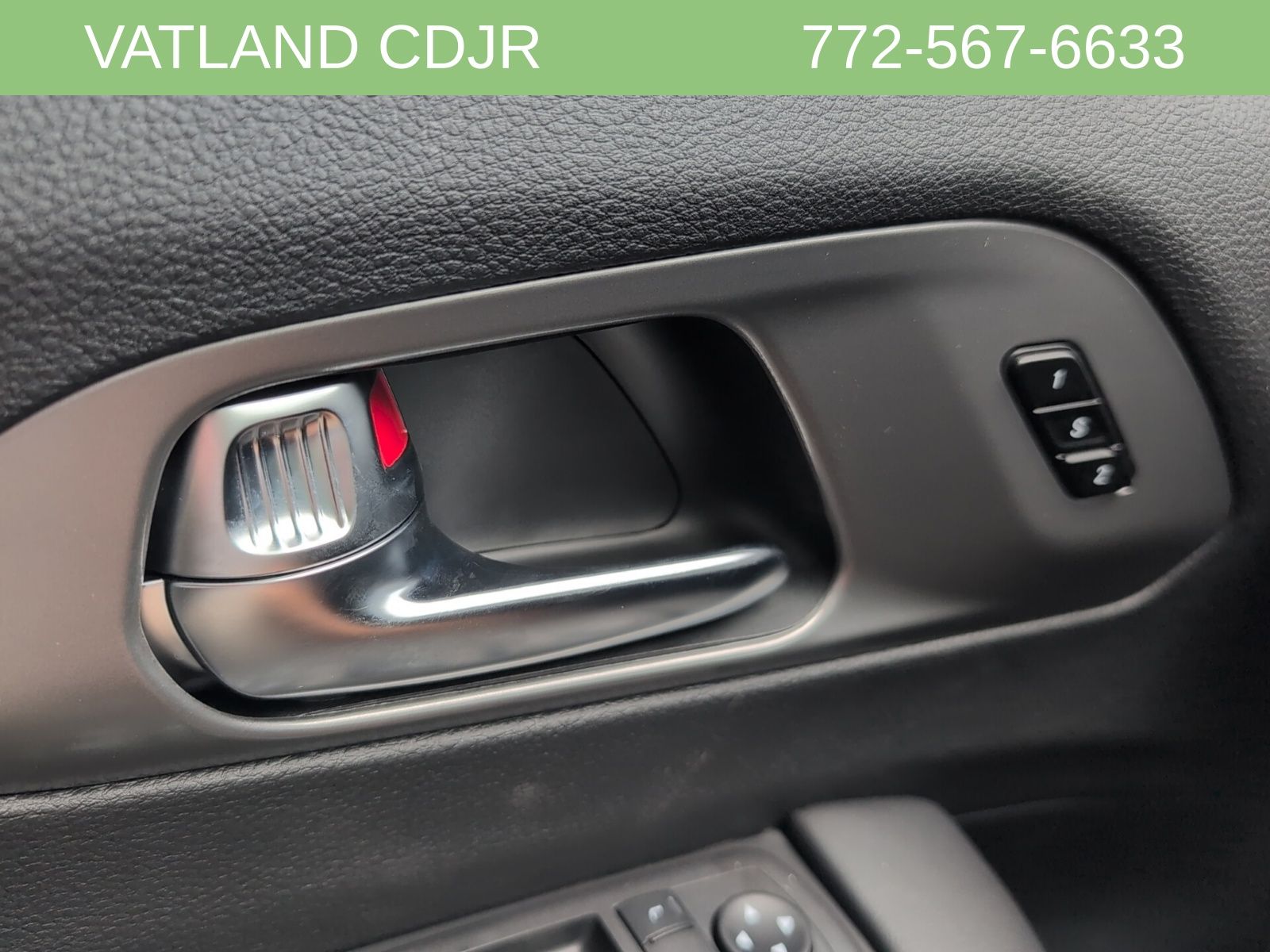 2026 Chrysler Pacifica photo 14