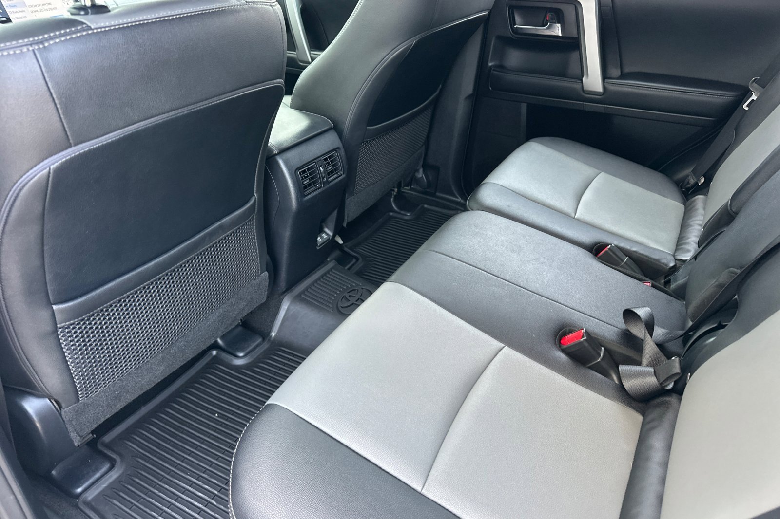2020 Toyota 4Runner SR5 Premium photo 14