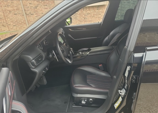 2021 Maserati Levante S photo 2