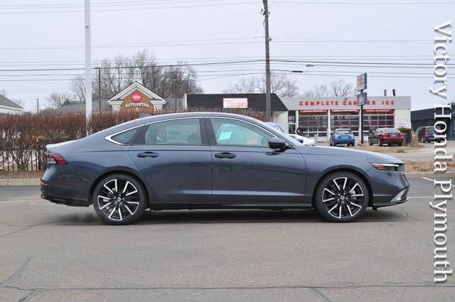 2025 Honda Accord Touring photo 2