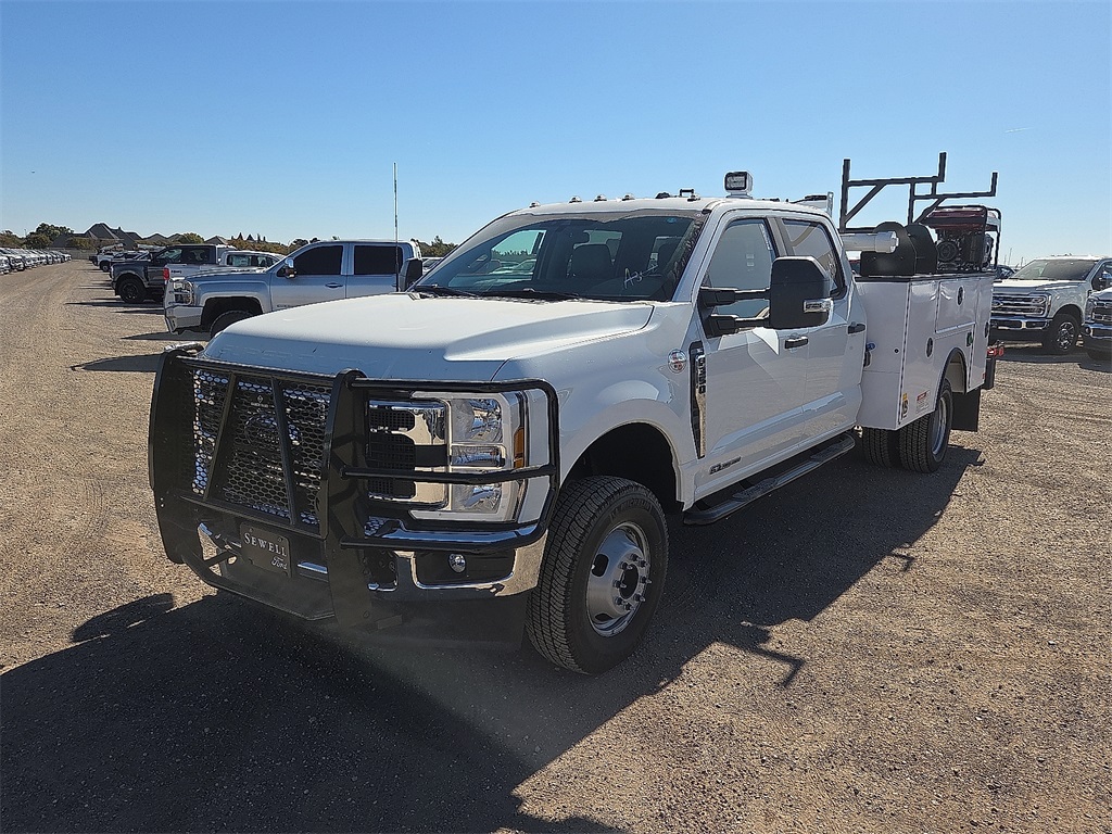 2025 Ford F-350 Super Duty Chassis Cab XL's photo