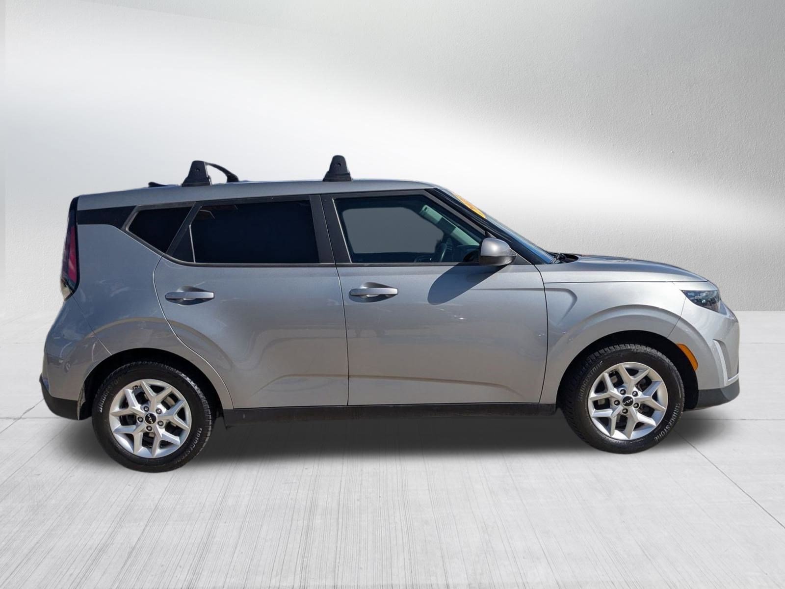 2023 Kia Soul LX photo 4