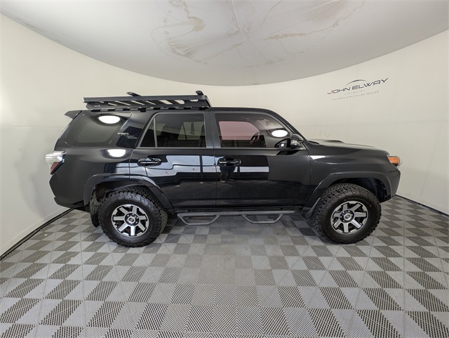 2019 Toyota 4Runner TRD Off-Road Premium photo 6