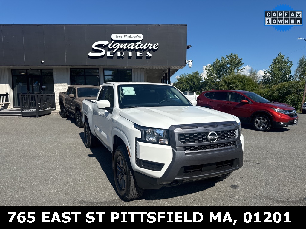 2025 Nissan Frontier SV's photo