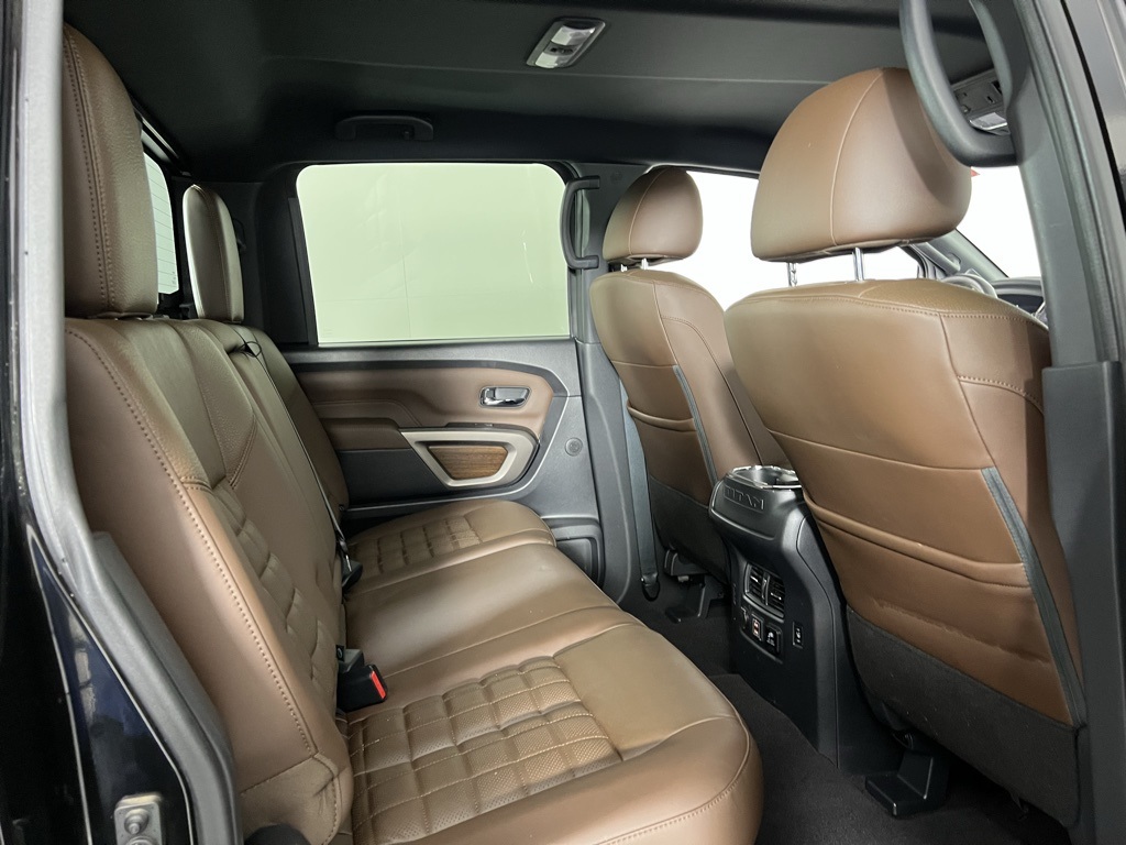 2023 Nissan Titan Platinum Reserve photo 26