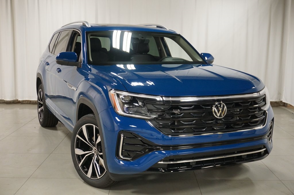2025 Volkswagen Atlas SEL Premium R-Line photo 3