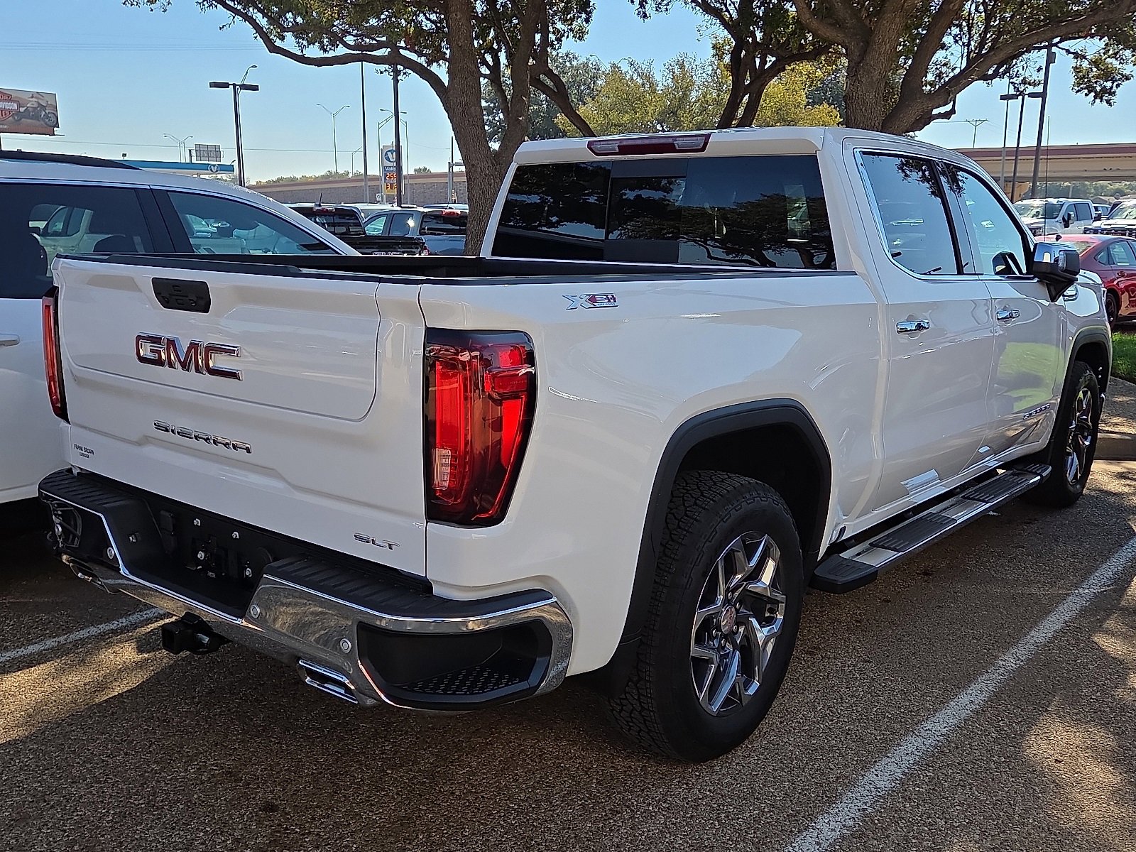 2026 Gmc Sierra 1500 SLT photo 2