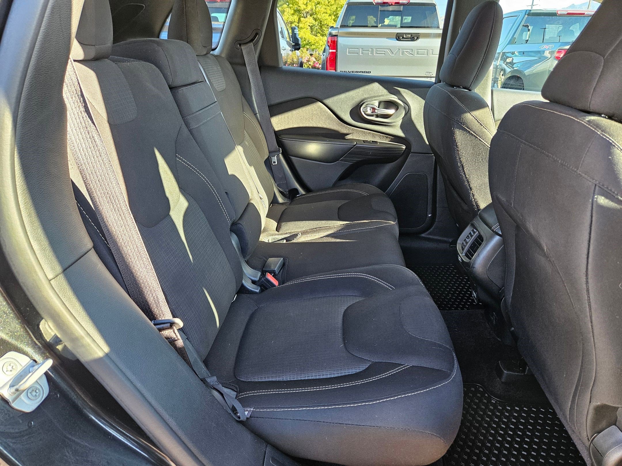 2016 Jeep Cherokee Latitude photo 29