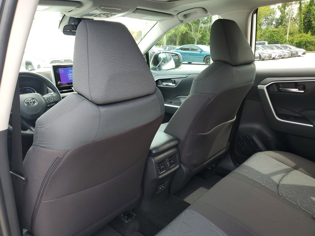 2025 Toyota RAV4 Hybrid XLE photo 15