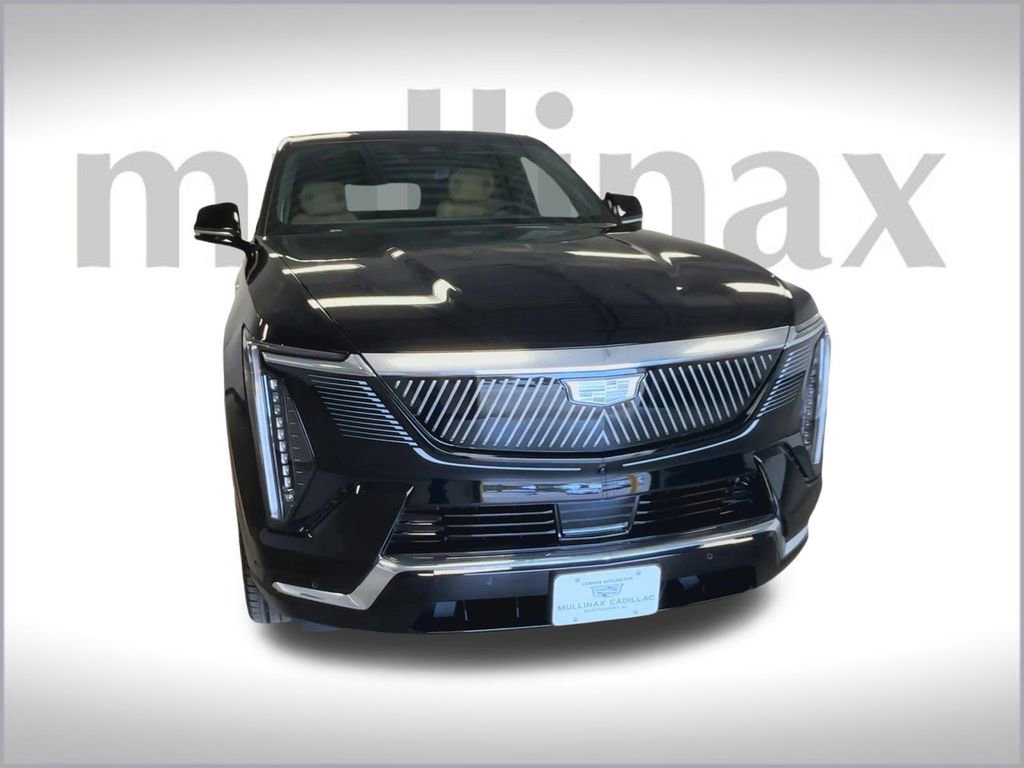 2025 Cadillac Escalade IQ Luxury photo 3
