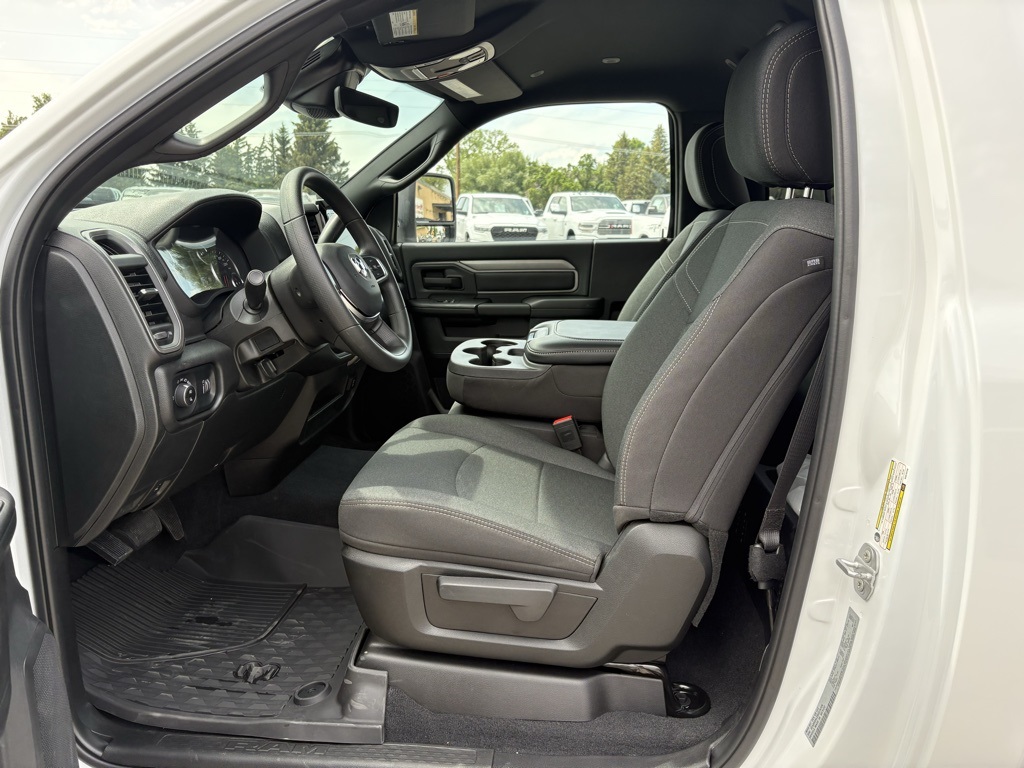2025 Ram 2500 Tradesman photo 6
