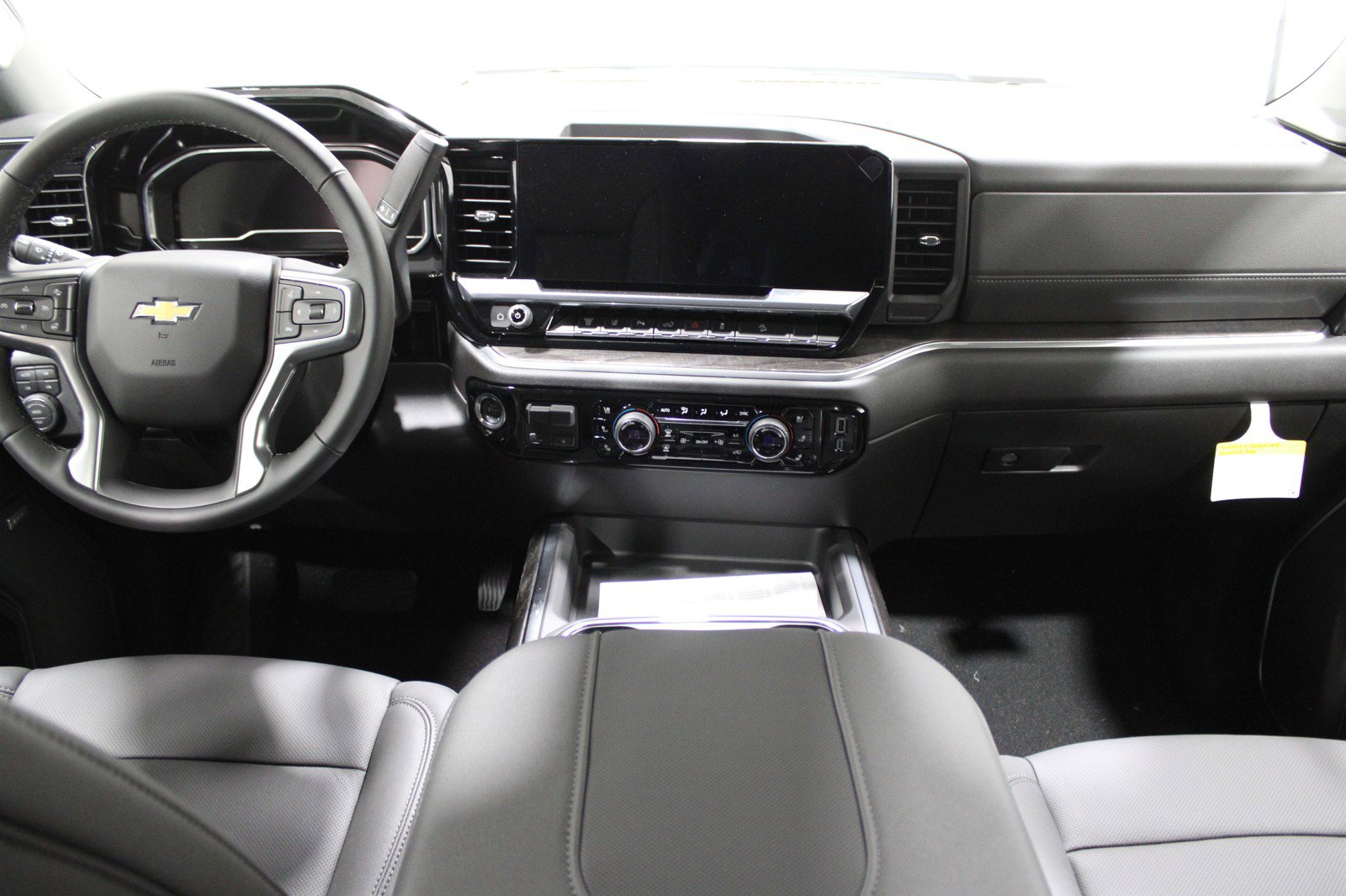 2025 Chevrolet Silverado 3500HD LTZ photo 2