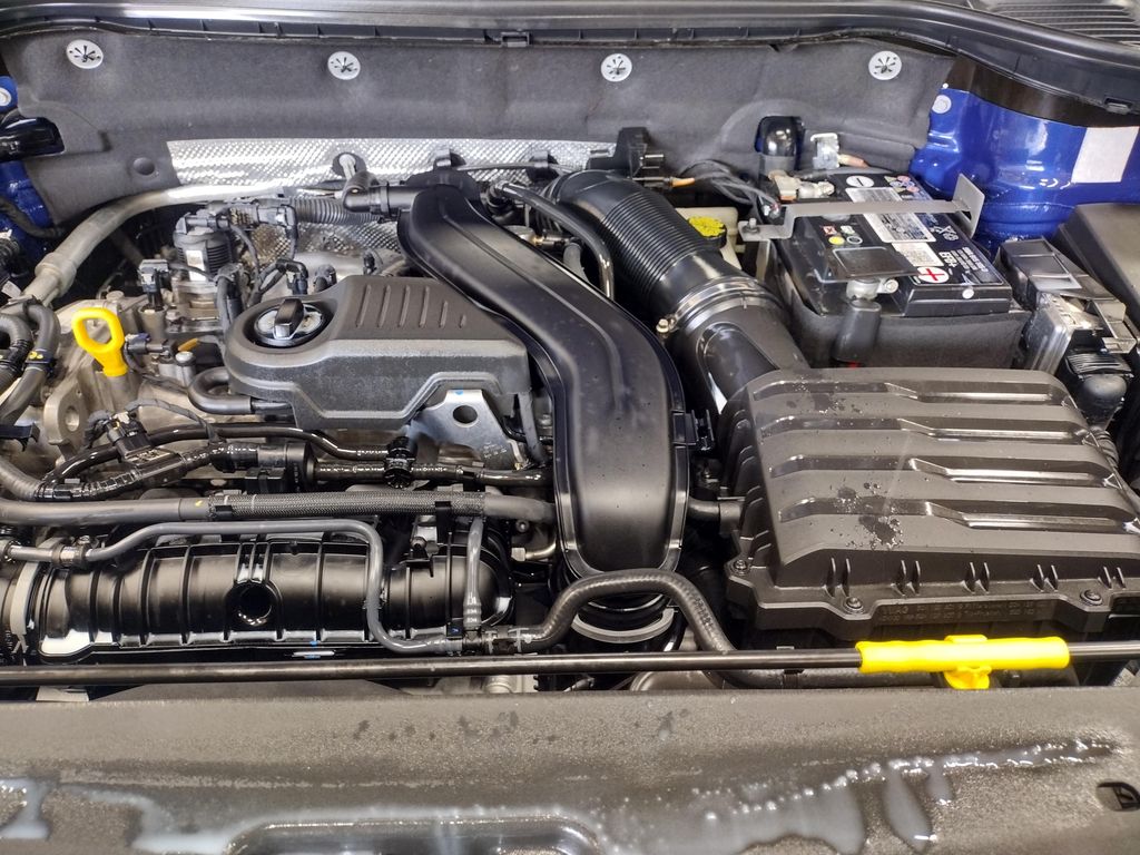 2023 Volkswagen Taos SE photo 7