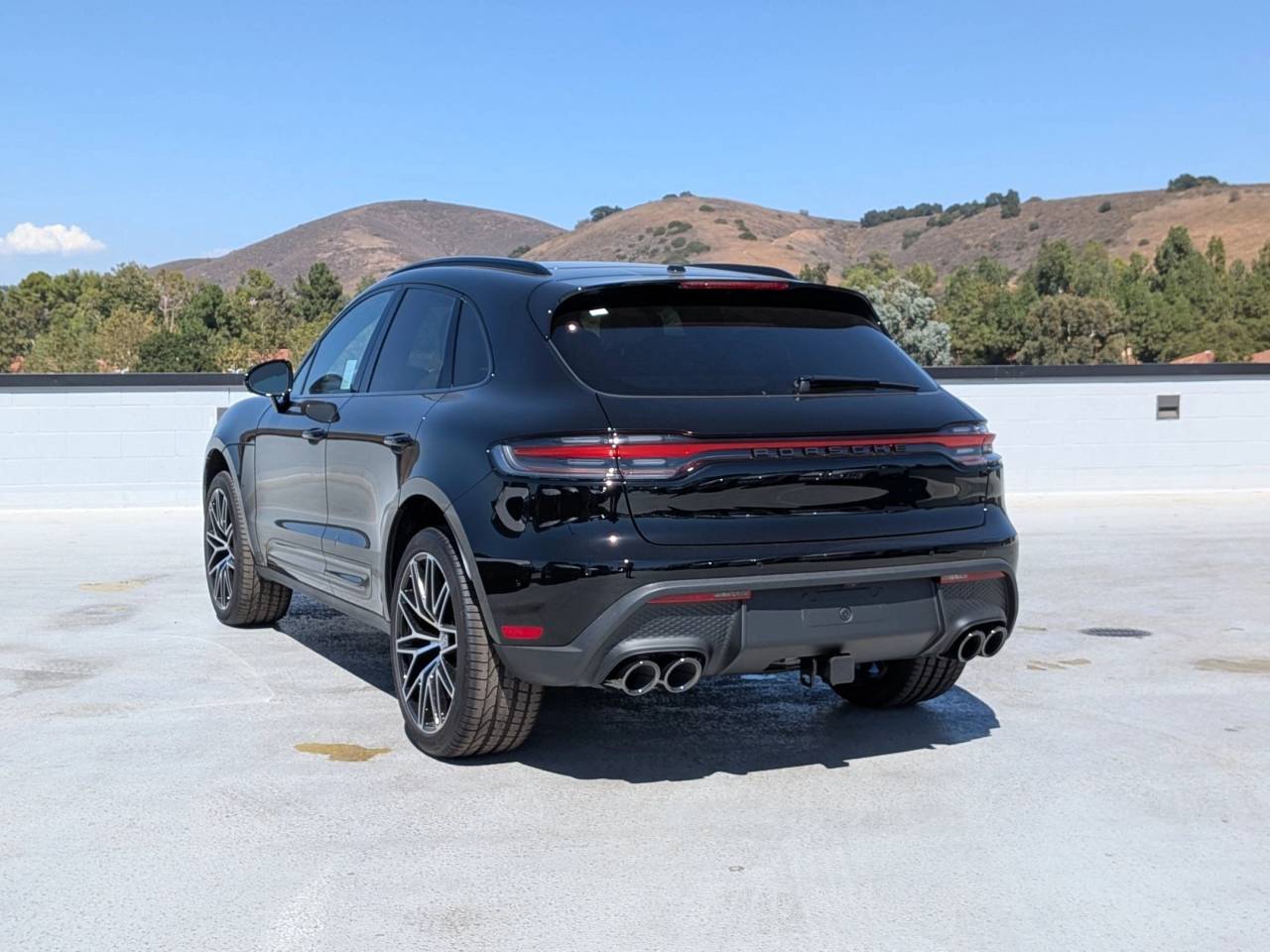 2025 Porsche Macan T photo 3