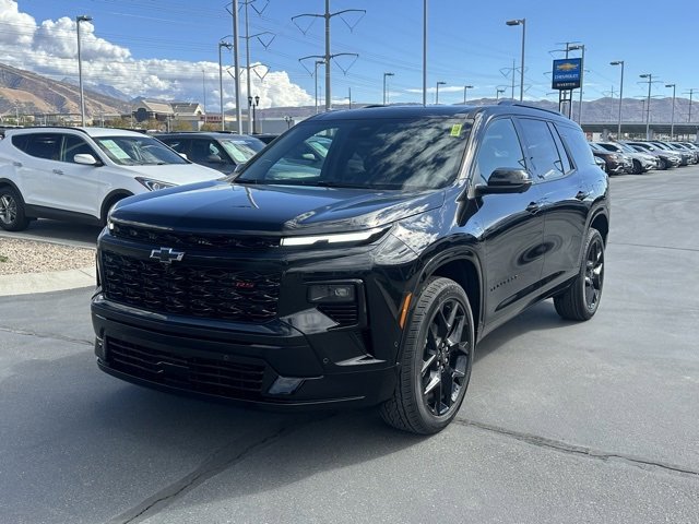 2026 Chevrolet Traverse RS photo 2