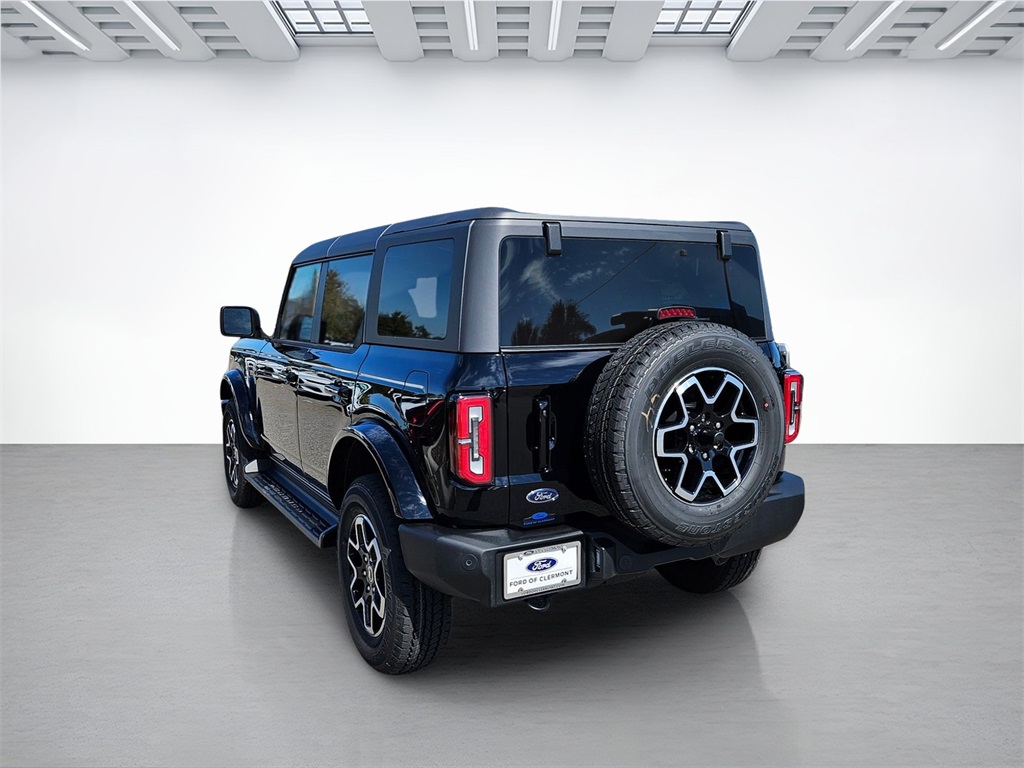 2025 Ford Bronco Outer Banks photo 4