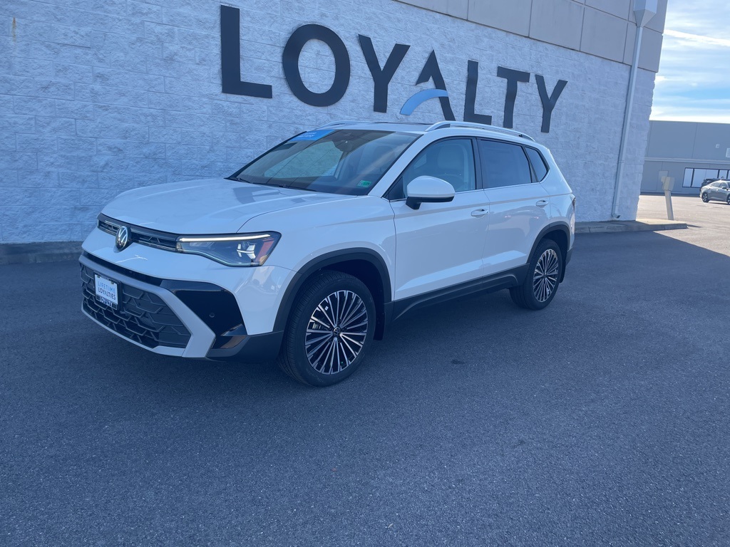 2026 Volkswagen Taos SE's photo