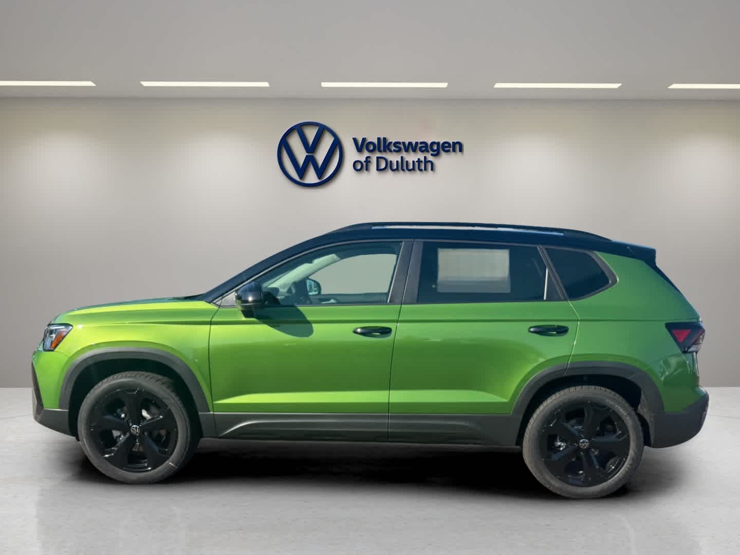 2025 Volkswagen Taos SE photo 2