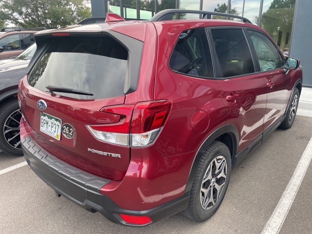 2020 Subaru Forester Premium photo 2