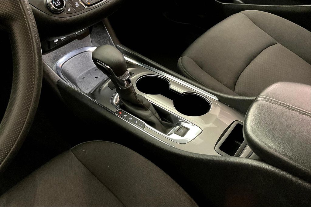 2023 Chevrolet Malibu 1LT photo 14