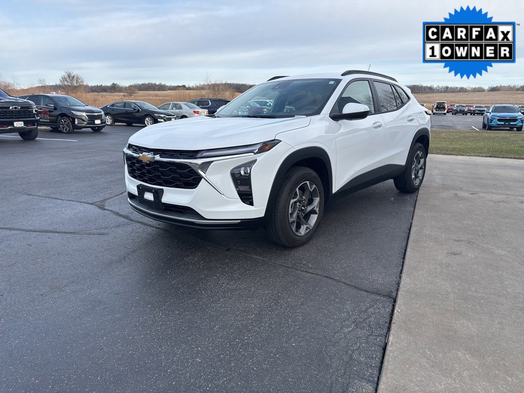 2024 Chevrolet Trax LT photo 3