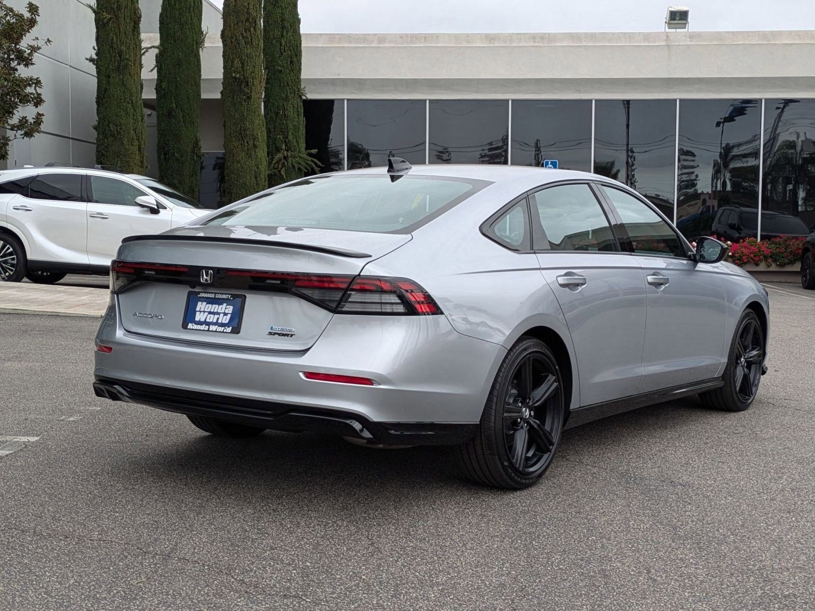 2025 Honda Accord Hybrid Sport-L photo 3