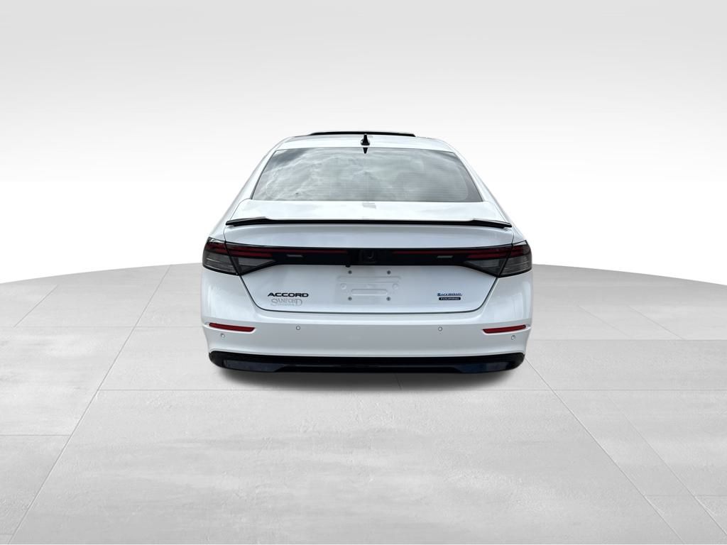 2023 Honda Accord Hybrid Touring photo 3