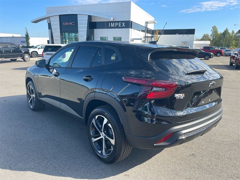 2026 Chevrolet Trax photo 2