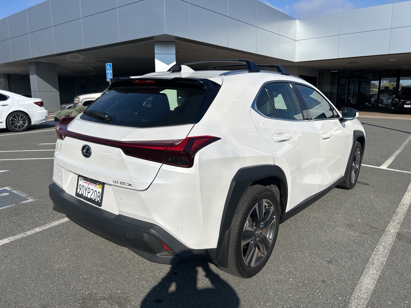 2023 Lexus UX 250h photo 2