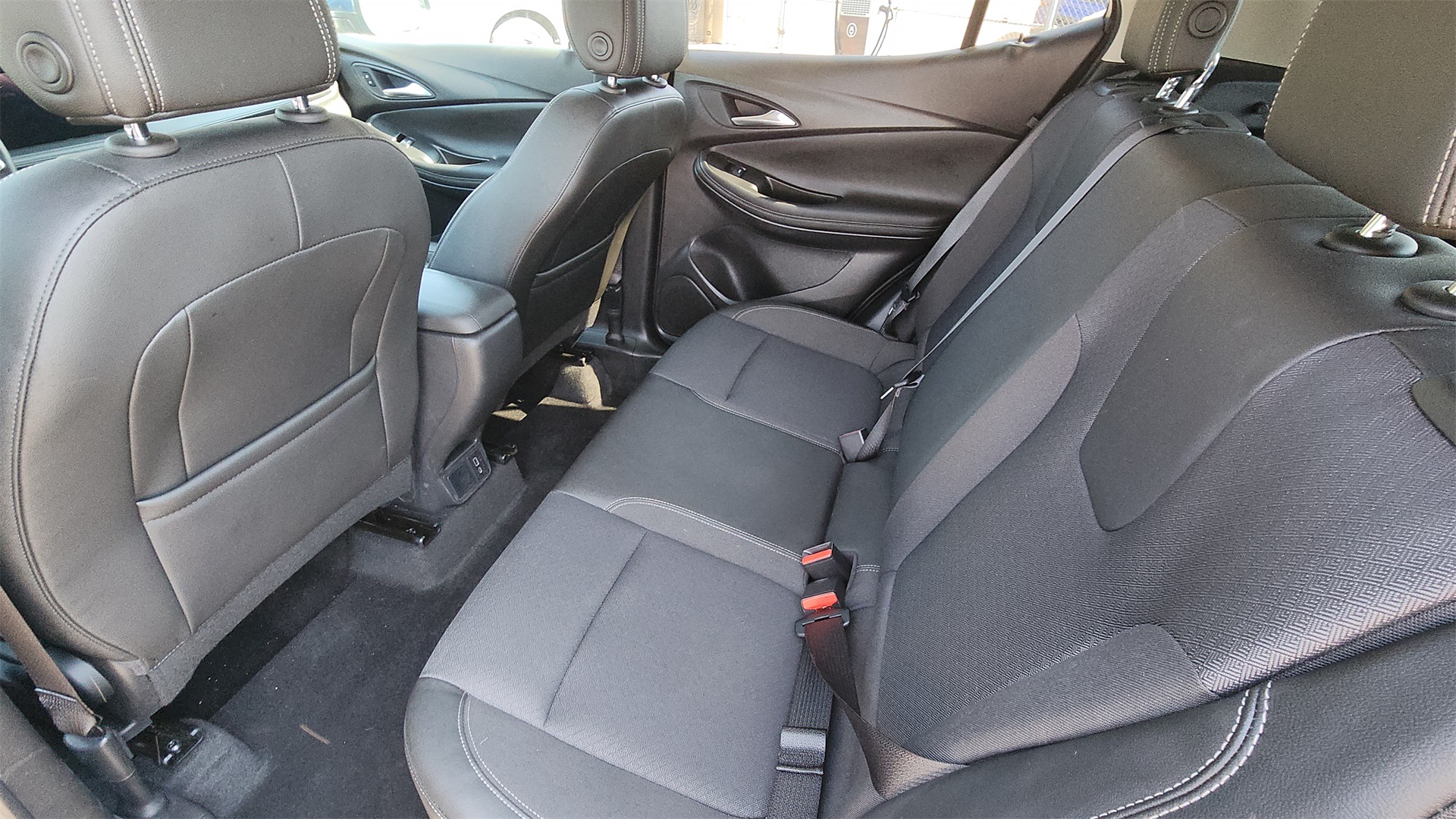 2025 Buick Encore GX Preferred photo 18