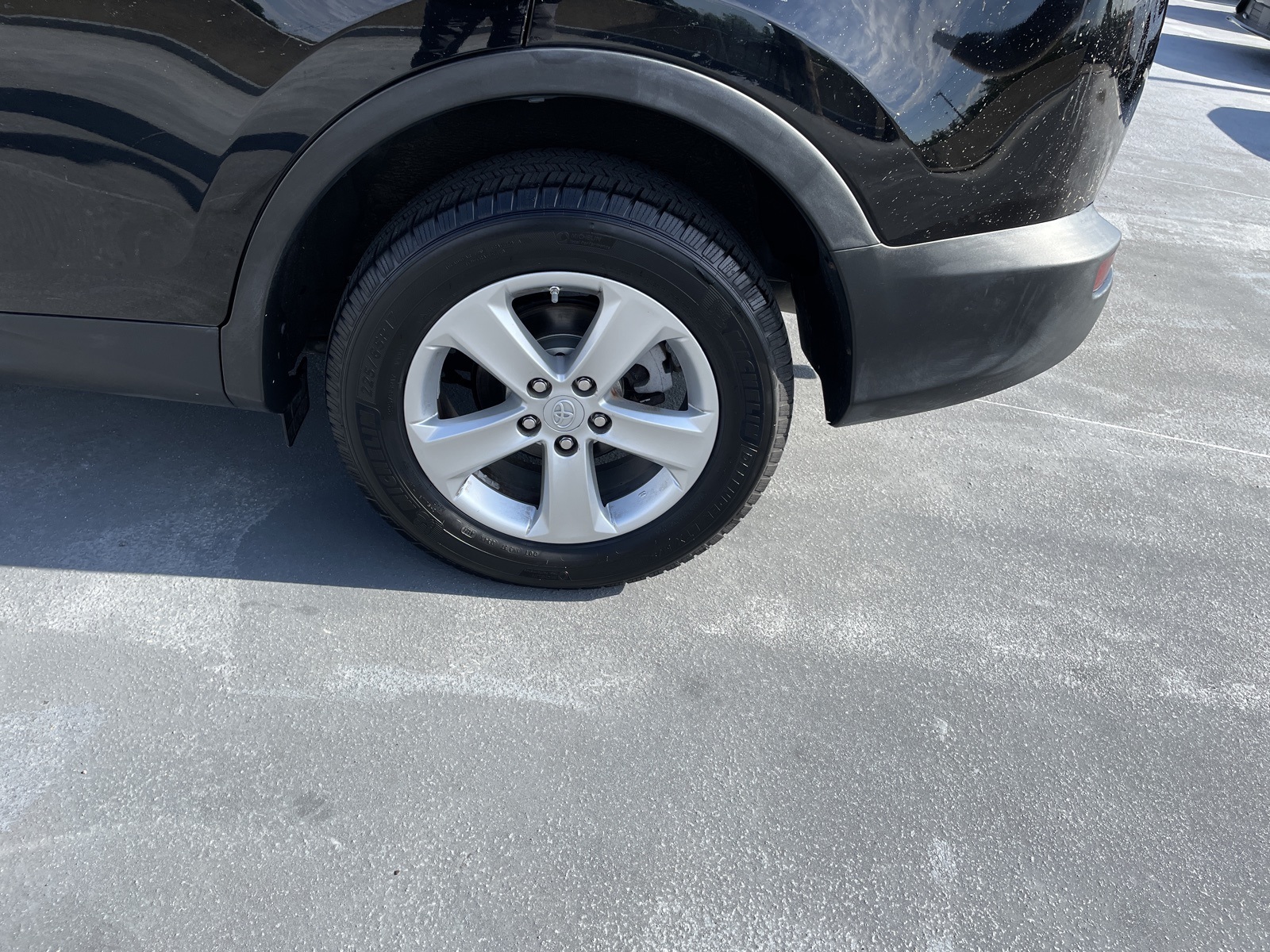 2013 Toyota RAV4 XLE photo 25
