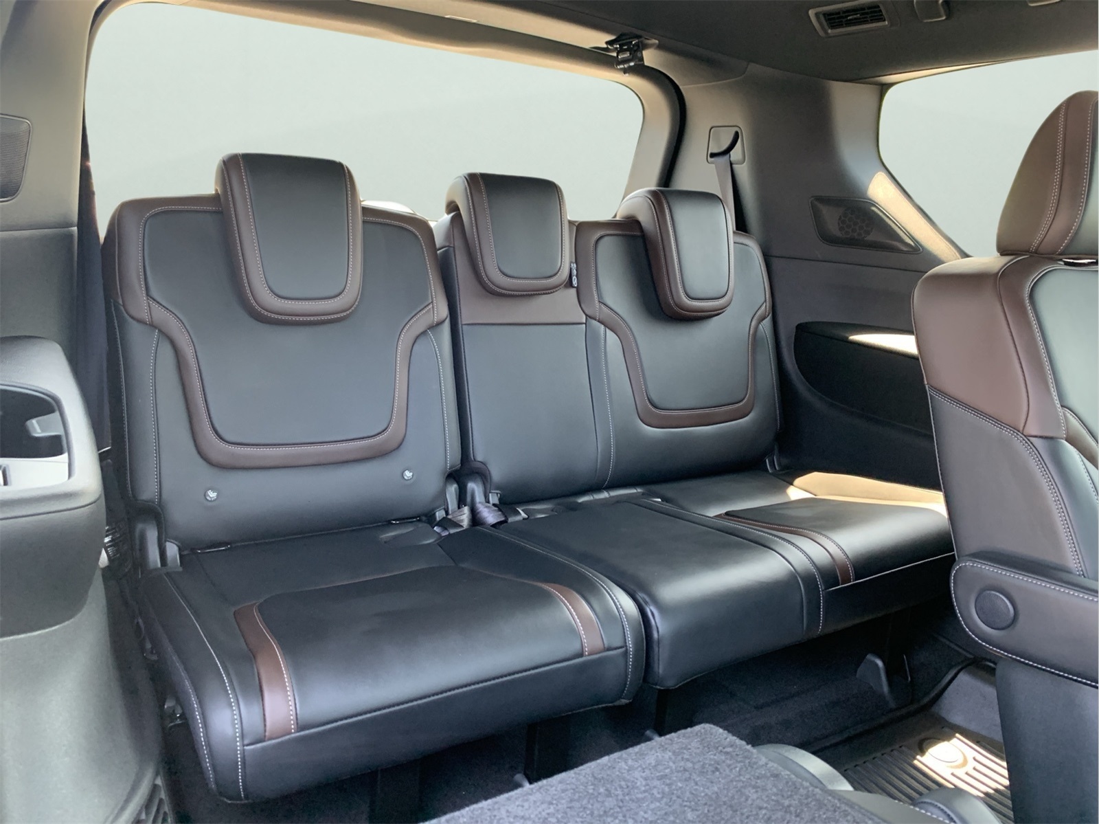 2025 Nissan Armada SL photo 26