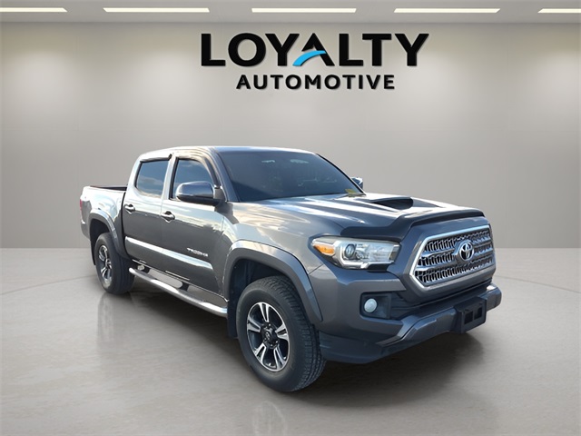 2016 Toyota Tacoma TRD Sport photo 6