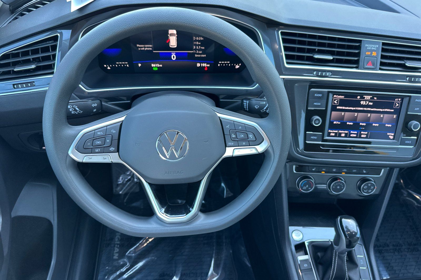 2023 Volkswagen Tiguan S photo 13