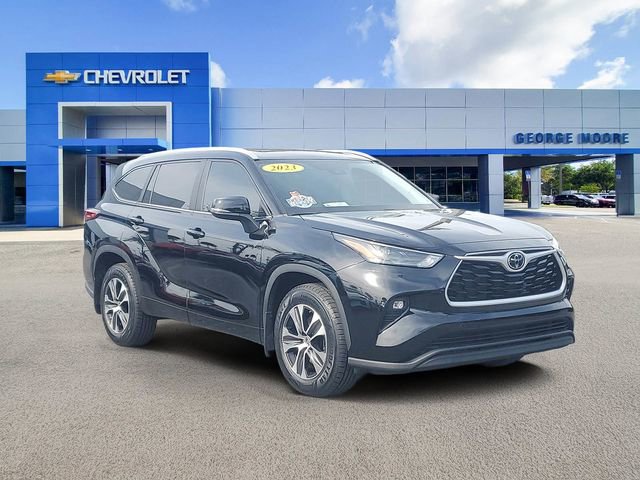 2023 Toyota Highlander XLE's photo