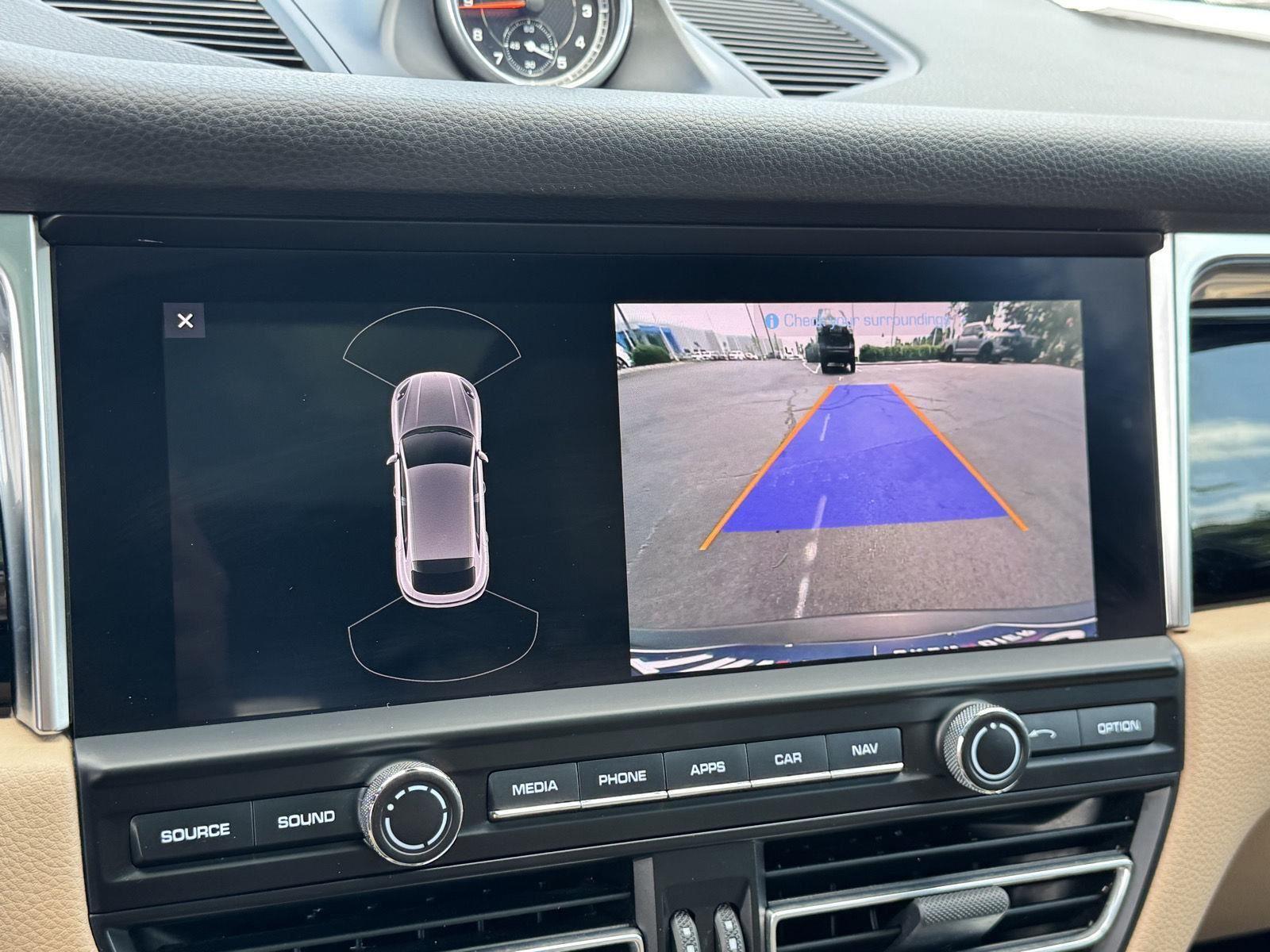 2021 Porsche Macan Base photo 45