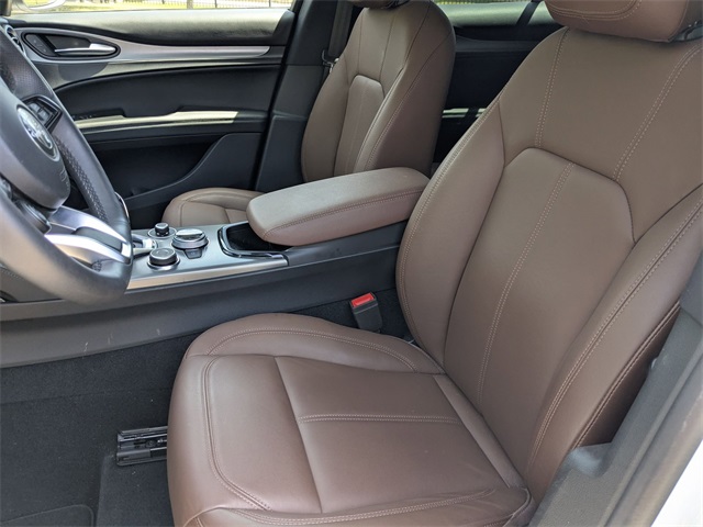 2024 Alfa Romeo Stelvio Ti photo 17