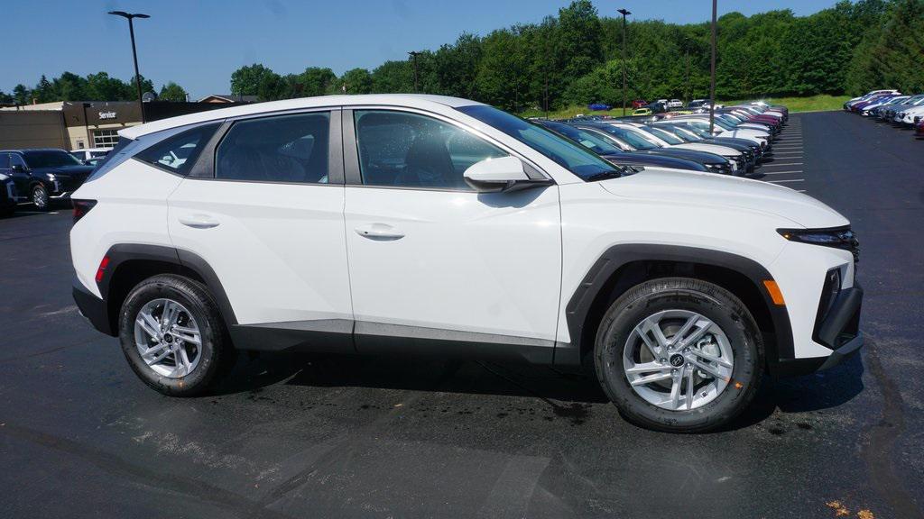 2025 Hyundai Tucson SE photo 2