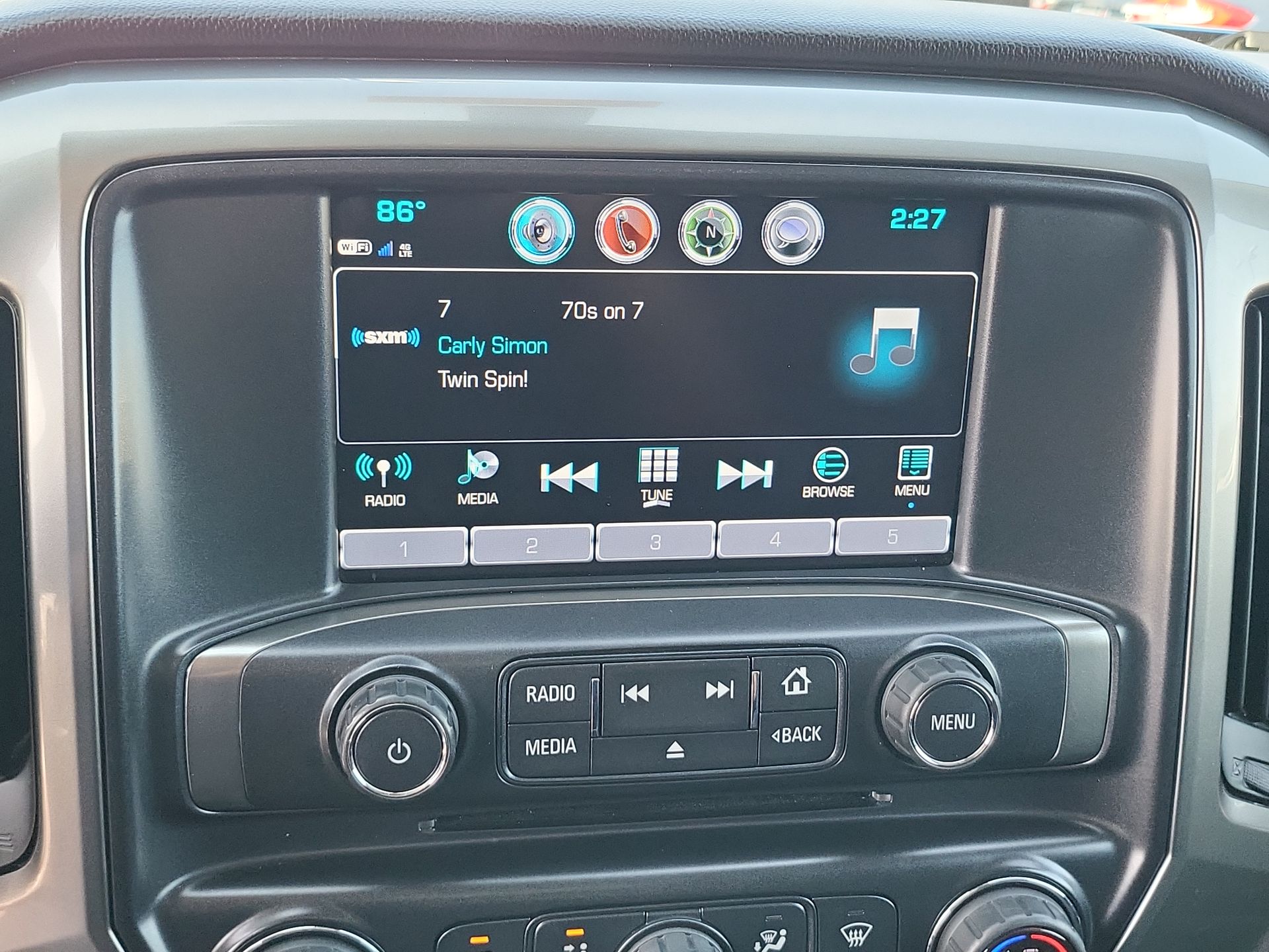 2018 Chevrolet Silverado 1500 LT photo 5