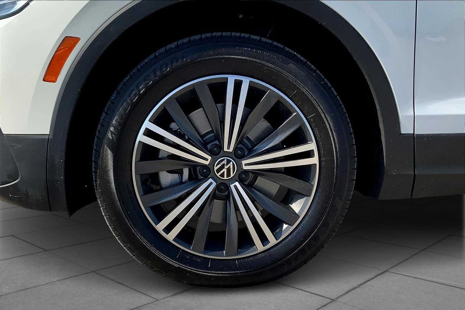 2024 Volkswagen Tiguan Wolfsburg Edition photo 9