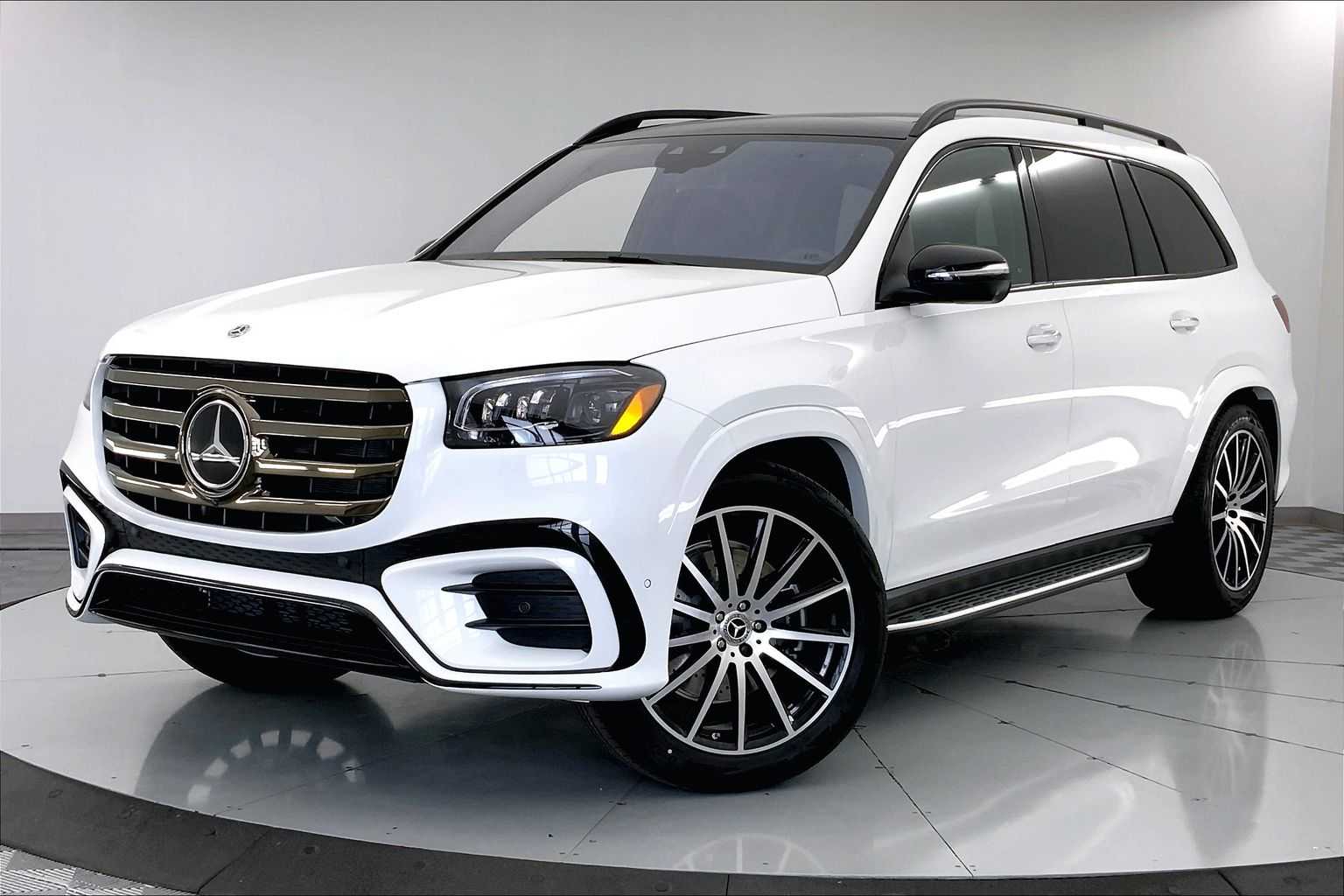 2026 Mercedes-Benz GLS Base's photo