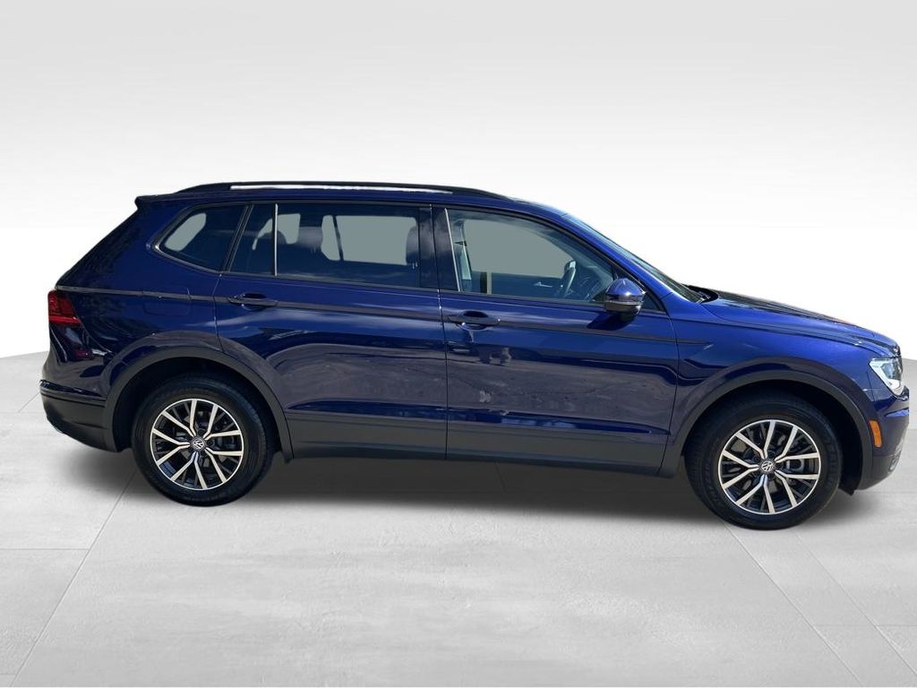 2021 Volkswagen Tiguan S photo 2