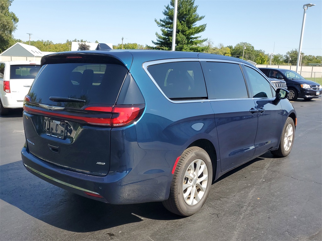 2025 Chrysler Pacifica photo 4