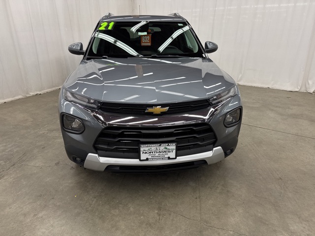 2021 Chevrolet Trailblazer LT photo 2
