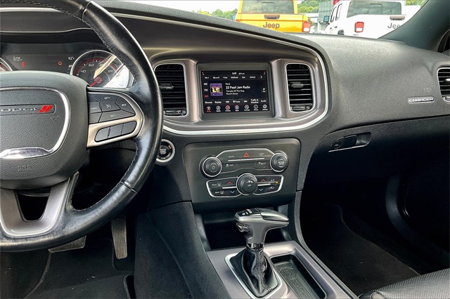 2021 Dodge Charger SXT photo 9
