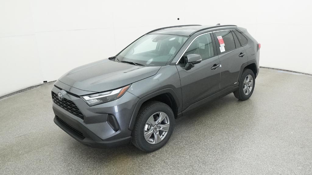 2025 Toyota RAV4 XLE's photo