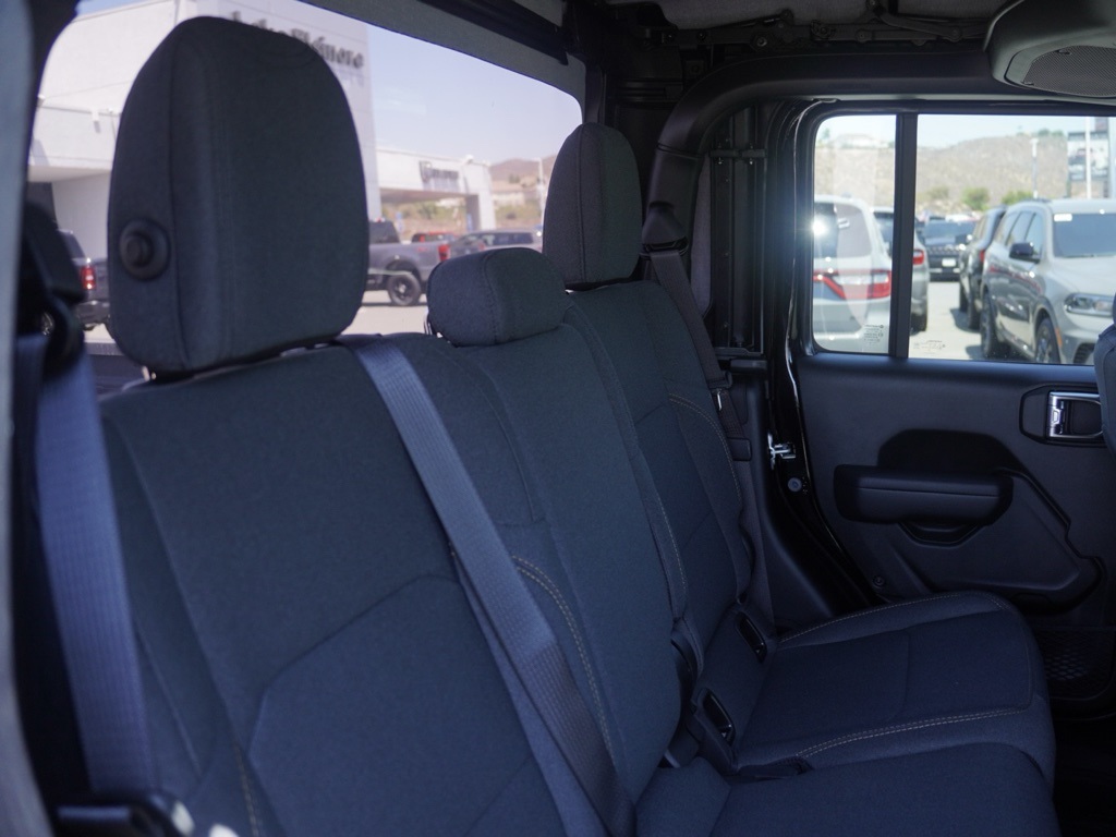 2025 Jeep Gladiator Sport S photo 23