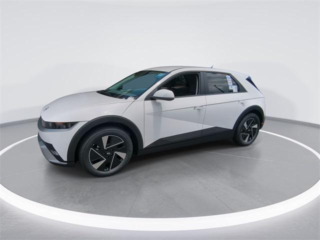2025 Hyundai Ioniq 5 SE Standard Range photo 4